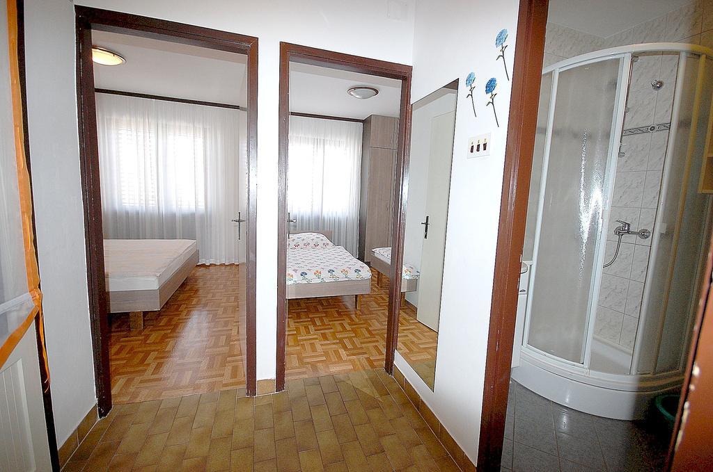 Apartments Jakobi By El-Pi Tours Njivice Room photo